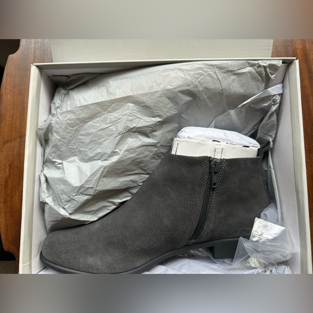 Aerosoles Women’s  Gray Suede Ankle Boots - Picture 7 of 7